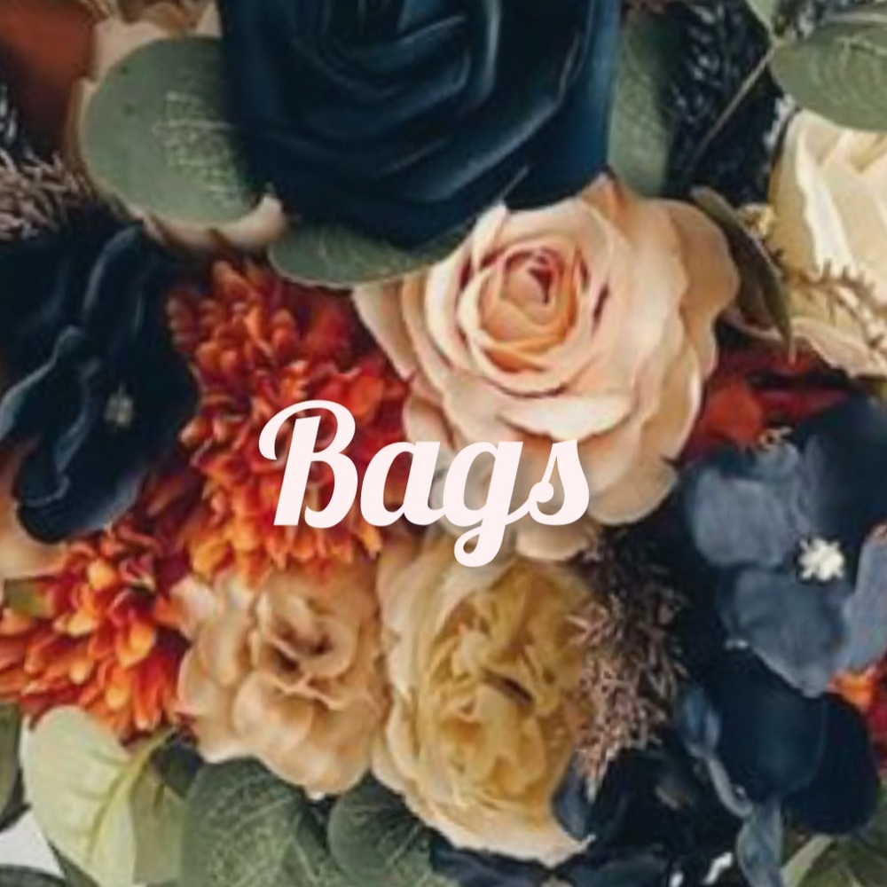 Hangbags, Purses, Clutches & Wallets